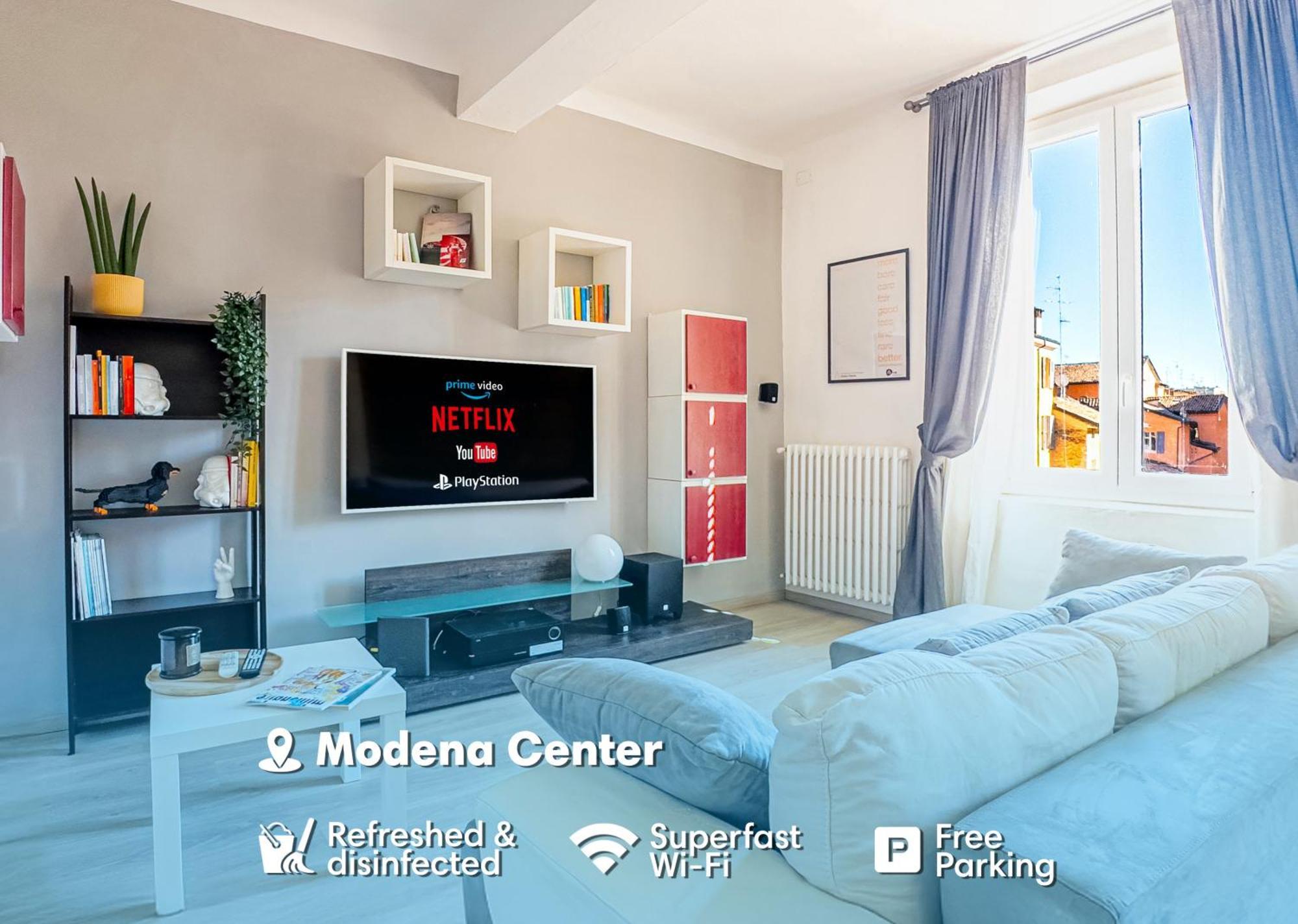 Luxury Apartment Next To The Francescana モデナ エクステリア 写真